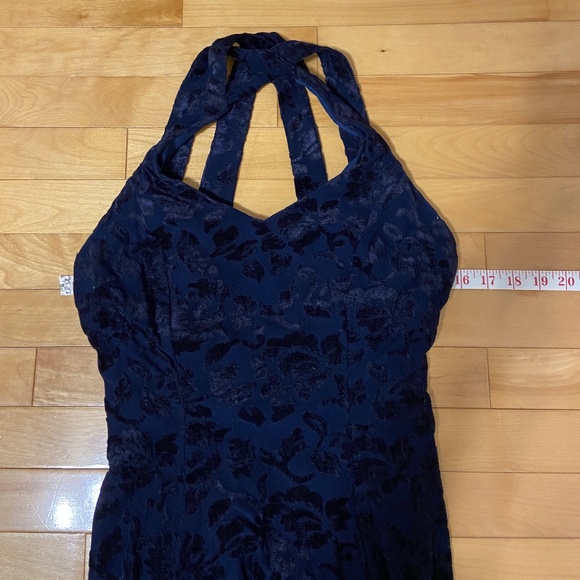 SUSAN ROSELLI for VIJACK  Embossed Velvet Cocktail Dress - Picture 14 of 14